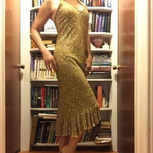 Gorgeous gold sequined cocktail dress size 4 perfect for homecoming